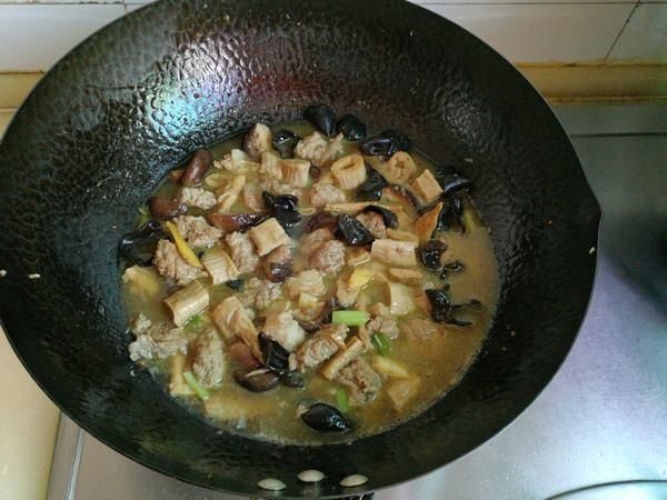 这菜一年四季都不过期，一买就是三四斤，鲜嫩营养，怎么都吃不腻