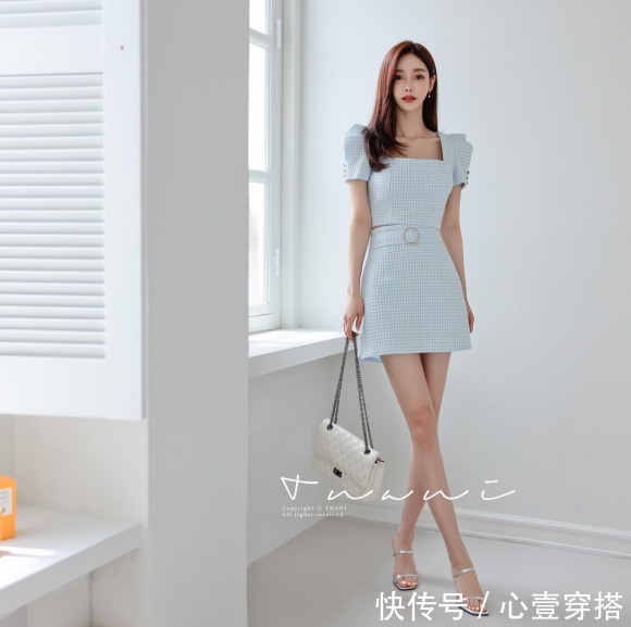 时尚|女神孙允珠高清时尚搭配：蓝色莎草汐砂清凉海岛包臀裙