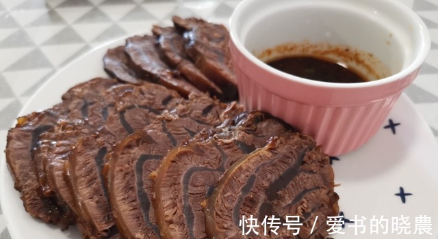 炖牛肉时，只需加入一勺特殊食材，牛肉软烂鲜香没腥味百试百灵！