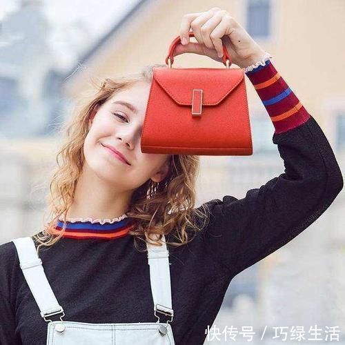 用处|建议女人：出门包里尽量装上这3样小东西，别看不贵，用处却很大