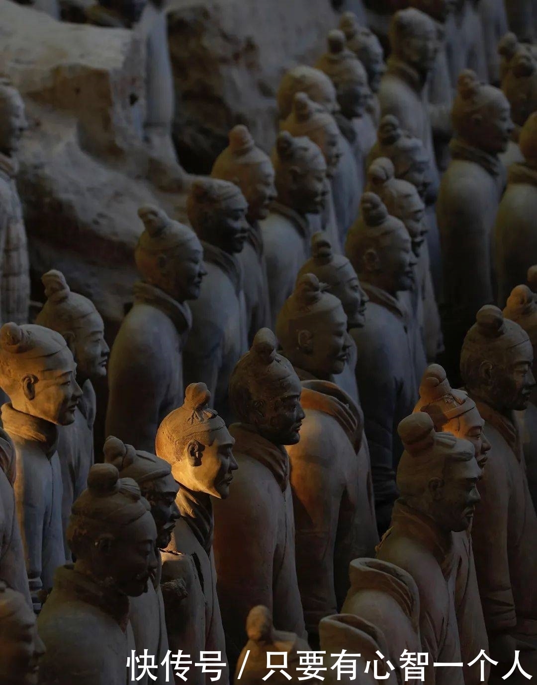 拍照|央视点赞!“给兵马俑拍照的人”,原来是他...