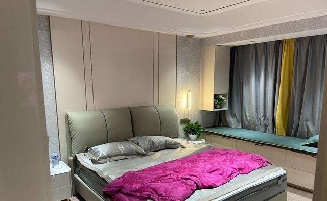 玄关|装修一年多终于完工，墙面刷艺术墙漆非常有档次，一家人都满意