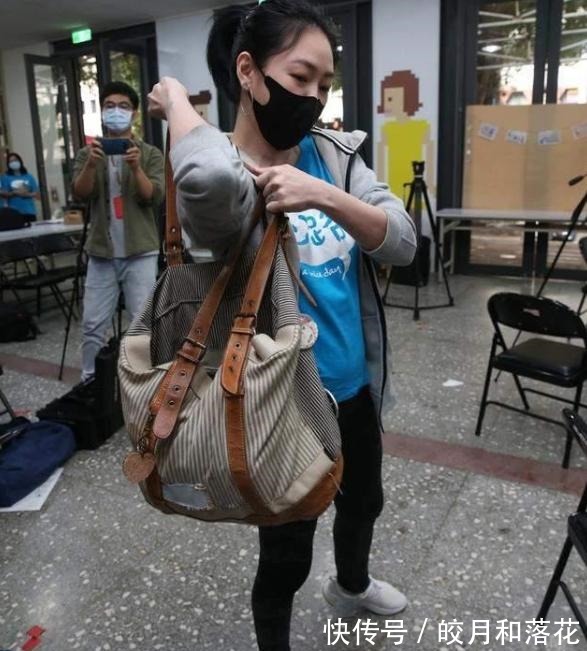 时隔3月,小S重新复工依旧惹争议,你期待她的出现吗