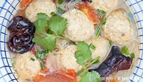 女人|绝经会让女人突然变老?要想皮肤光滑、衰老慢,首先要保养这里