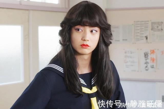 cospl离谱,电视剧想表现二次元,直接把妹子coser照片P成女装大佬?