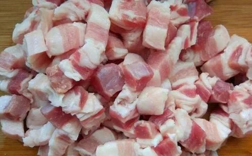 北方人过年必备美食“蒸焖子”,我家每年蒸一锅,鲜香滑嫩又筋道