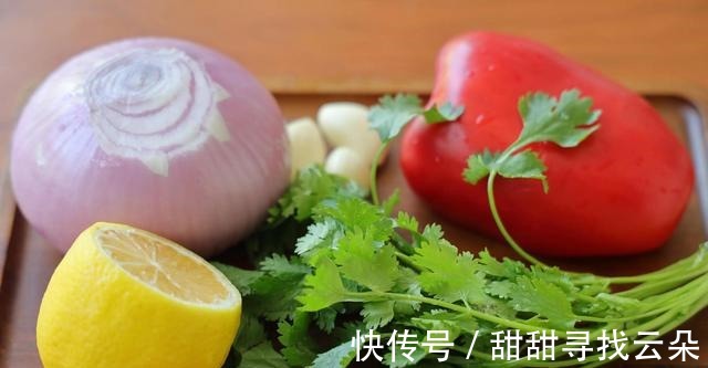 爽口|天气热,大虾我家就爱这么做,清新解腻酸爽开胃,一人一盘不过瘾!
