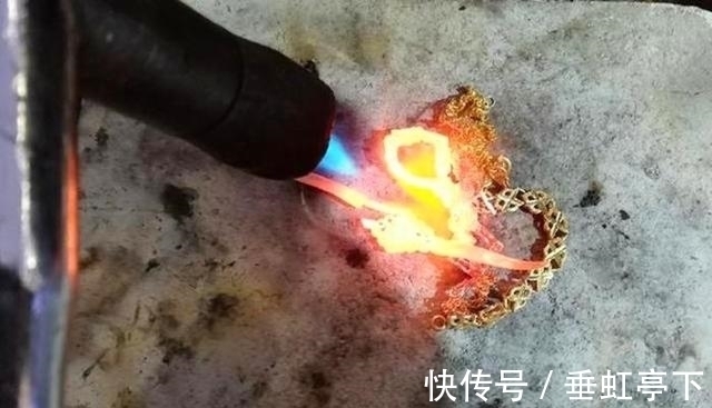 行家$金店“以旧换新”的活动,不会亏本吗?听行家一说,才知其中套路