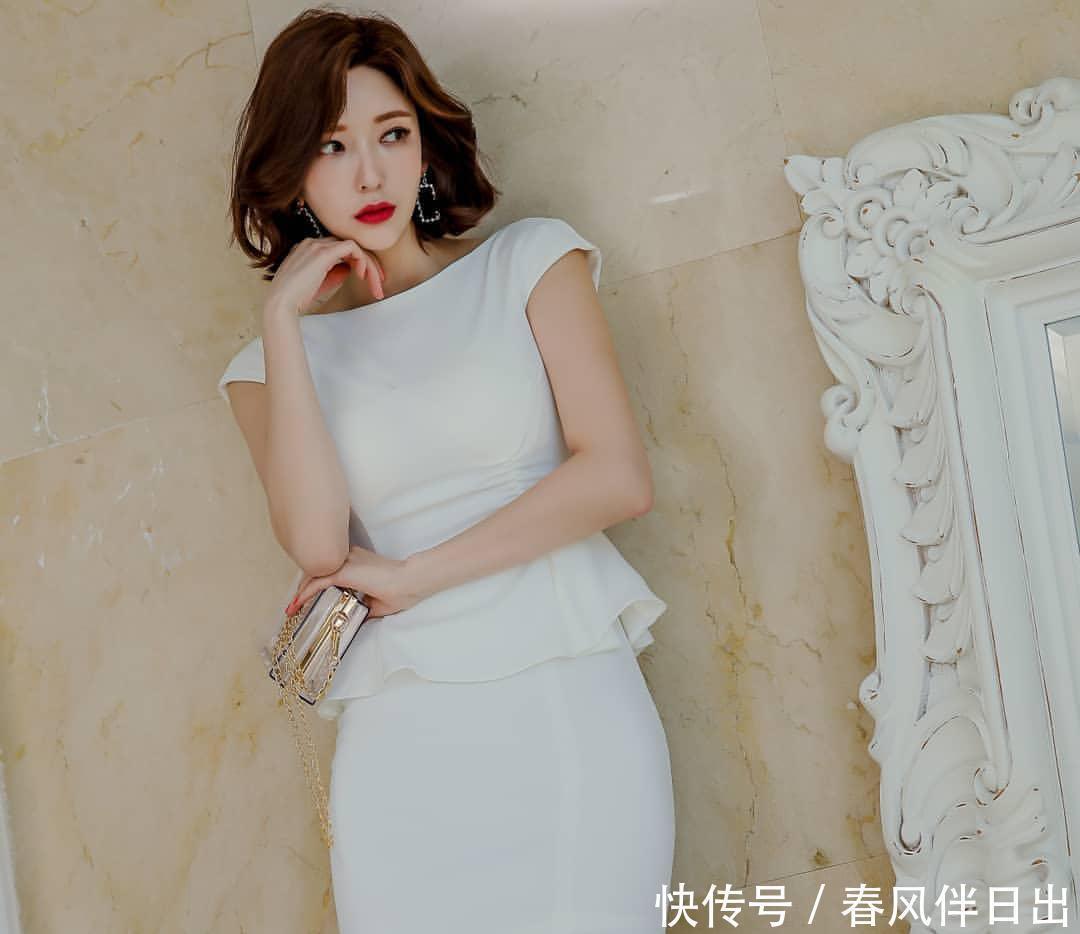 妩媚|腿长女人多穿开叉连衣裙,优雅妩媚又动人,高级感满分