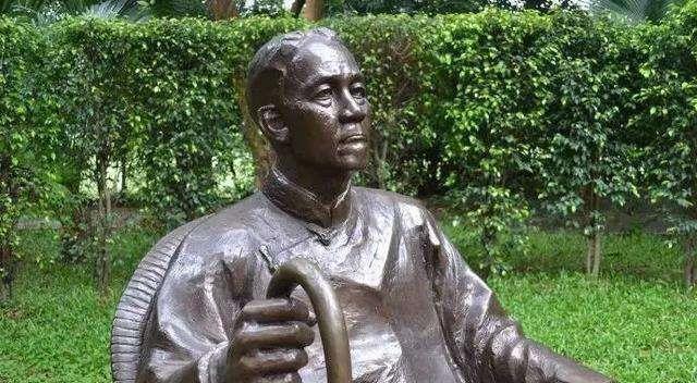 他没有文凭,却在许多大学担任教授,被誉为三百年来第一人!