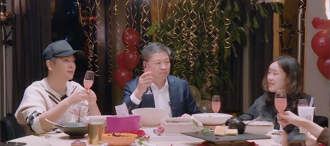 张佳宁和妹妹同为父母再婚，表现却截然不同，“温实初”一语道破