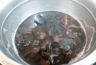 冬天要多吃此菜，铁是芹菜20倍，常吃补血养颜通便，脸色红润