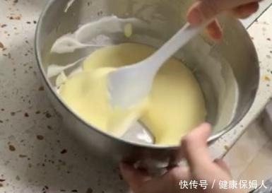 教你做舒芙蕾松饼，只要一口平底锅轻松搞定，好吃到让人念念不忘！