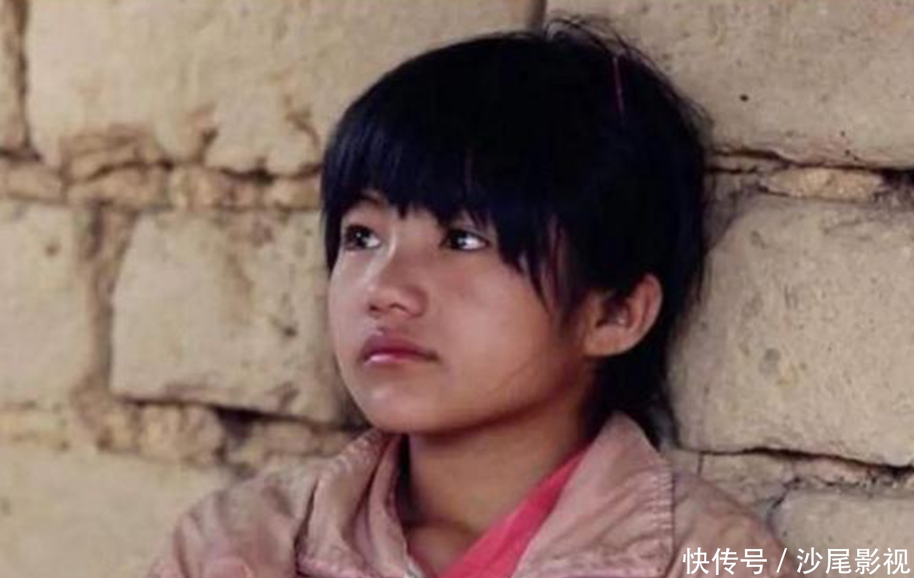 《变形计》幸运女孩:留在城市富豪家庭,被妈妈哥哥宠成小公主