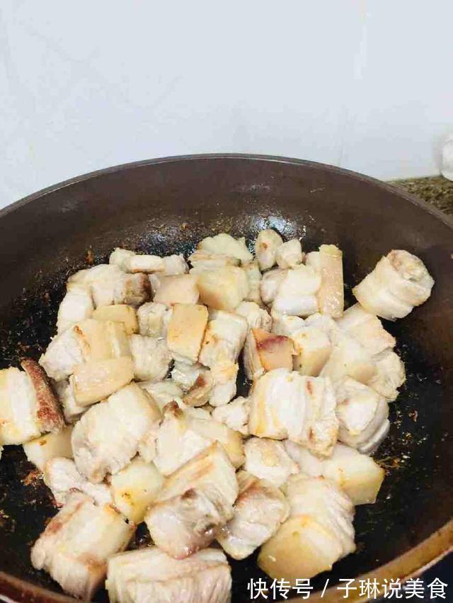猪肉炖不好，因为你只注意焯水，想要猪肉软烂香嫩，秘诀在这里！