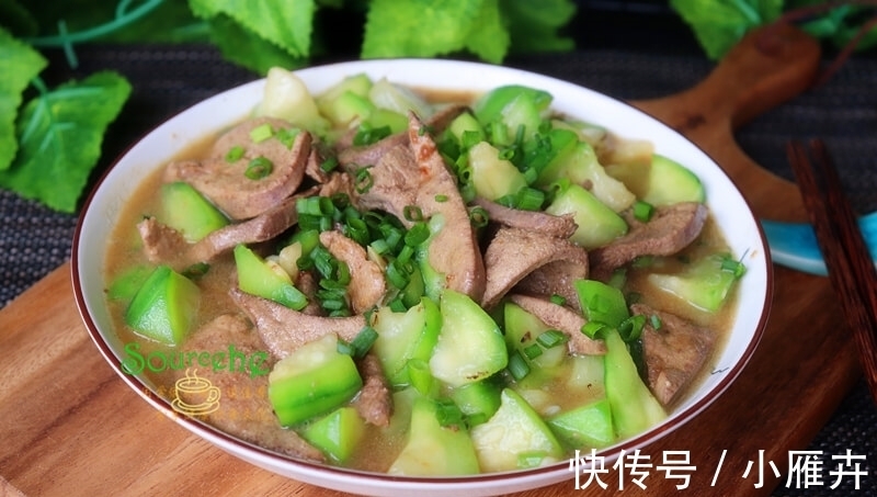 香葱|夏天要多吃此瓜,清热解暑,加猪肝炒一炒,脆甜鲜美营养高!