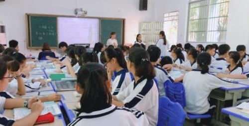 学生|高中班级里，最易出“学霸”的4个位置，班主任：想不学习好都难