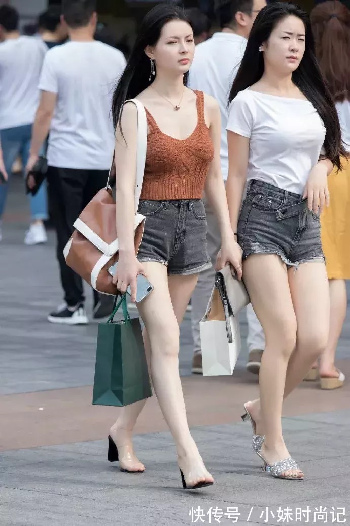 蕾丝 高跟鞋搭配,让女生看上去迷人又魅力