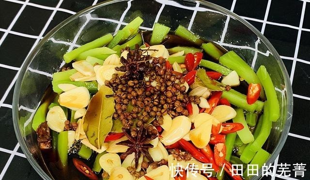莴笋炒鸡蛋|李时珍称它“千金菜”,钾含量丰富,小孩子常吃个子高又聪明!