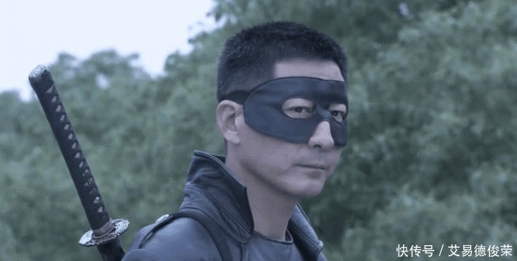 津门飞鹰 同样都是抗日神剧,观众们为什么不讨厌如同“开挂”的燕双鹰?