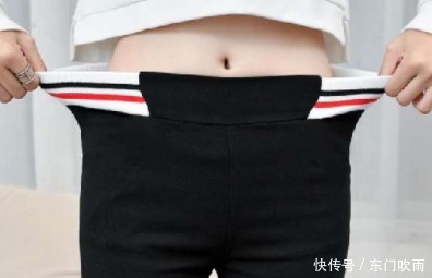 清新的肉色款式的打底裤,贴身显线条,穿起来可是很个性的呢!