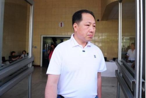 罗京病逝11年,职业生涯最难稿件曝光,李瑞英播报声音都在颤抖