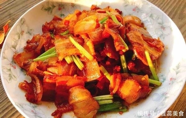 腊肉和“它”天生一对，香到舔盘子，味道醇香口感棒，快收藏