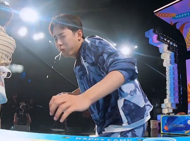 維嘉|《快本》豆汁懲罰有多狠？維嘉吳昕互相推搡，梁靖康喝完吐了