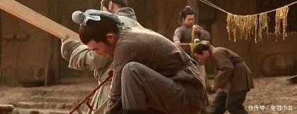 康熙|木匠出上联,才子思索多年,被斩前才喊出下联,康熙知后妙哉