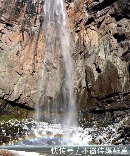 老年|徐凫岩步云谷，这个悬崖边上的房车营地，只需要自驾1小时