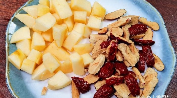 冬天常喝这碗粥,面色红润不显老,成本才几块钱,营养滋补又养胃