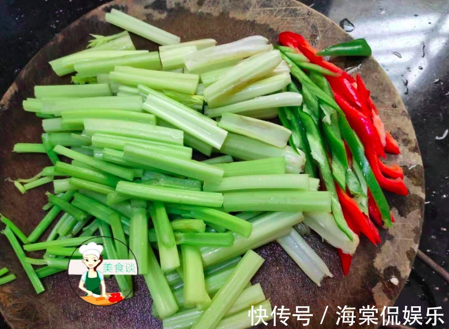 番茄|此青菜，铁含量比番茄多20倍，简单炒一炒，鲜香脆嫩，补血要多吃