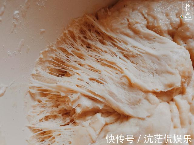 面粉|在家炸油条详细解析提前一天用温牛奶和面，下锅前必须使劲拉扯
