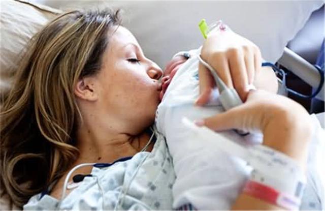 丑哭|宝宝出生时“丑哭”妈妈,被嫌弃长大,如今颜值完美逆袭,真好看