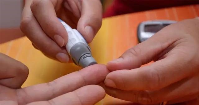 毛细血管|人到中年,血液越来越黏稠,用此叶子泡水喝防血栓,高血压绕路走