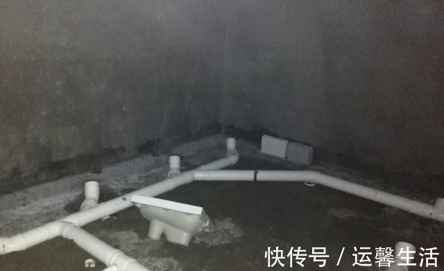 做多|卫生间做防水记得多装一根管子,防水层坏了也没事,师傅直夸内行