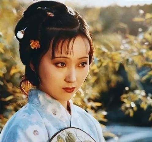 贾府!黛玉由刻薄到端庄,离不开这两个高人的指引,难怪贾母从不担心