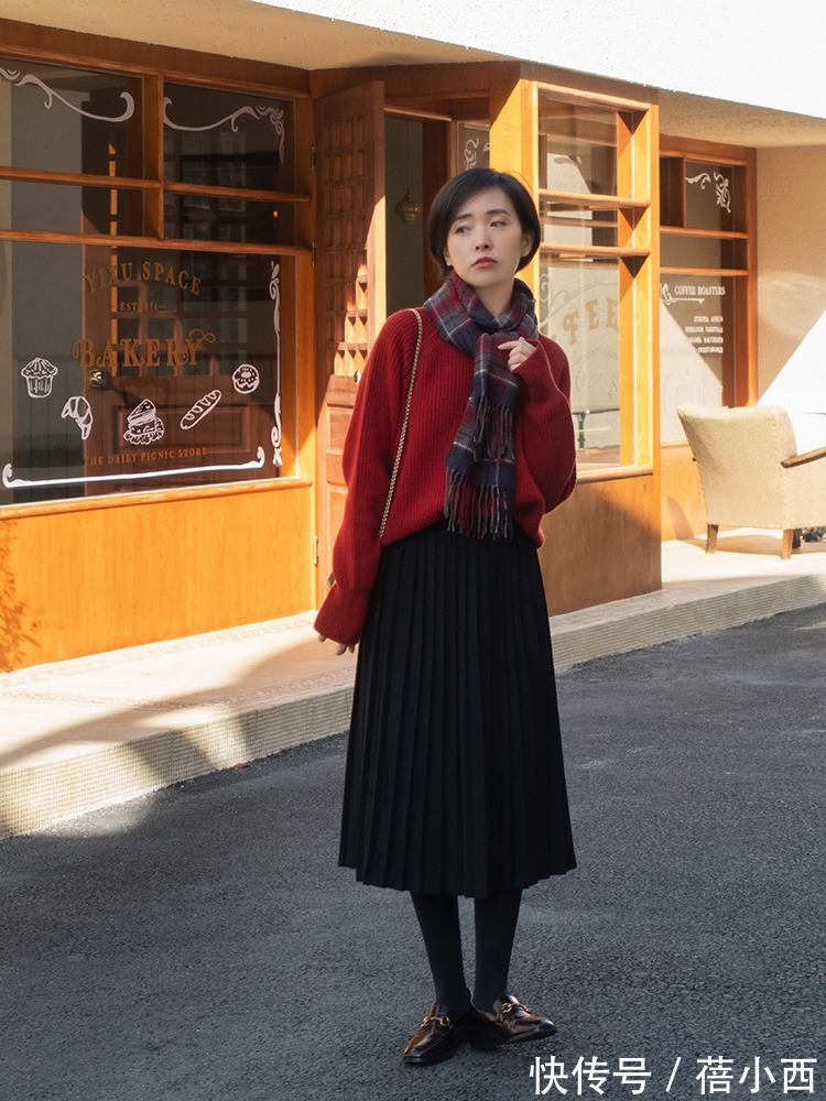 针织衫|2022还穿什么牛仔裤?气质女人赶紧备上半身长裙,优雅时髦显气质