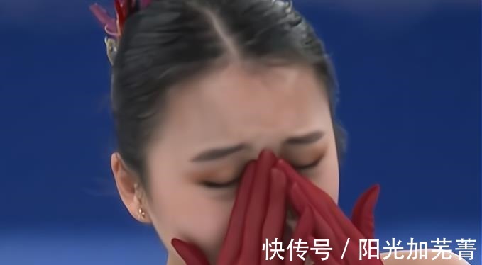 新星|梨花带雨,让人心疼!00后归化新星又摔倒了,中国队第5名创历史