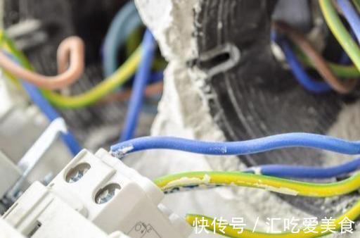白白浪费|老电工说装修：家用电线4平够用吗？很多人都弄错了，真坑
