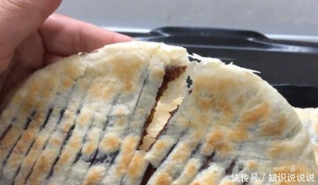 教你自己在家做的烧饼，比包子简单，比馅饼好吃，咬一口酥的掉渣
