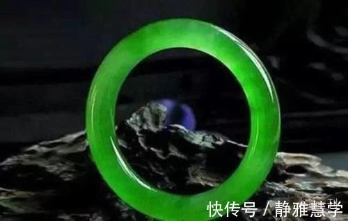 手腕|翡翠手镯是女士腕上漂亮的风景线,给人带来美丽和气质!