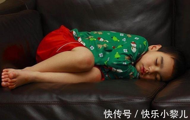 家娃|四种睡姿暗藏孩子性格,你家娃睡姿是哪一种?是第一种的就偷笑吧