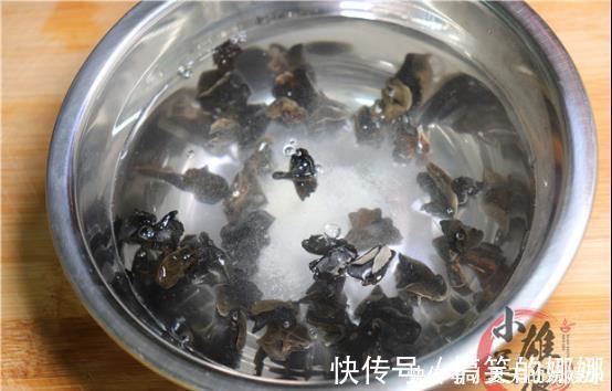 82岁老人最爱吃的一道家常菜，食材简单，三高平稳，越吃越精神