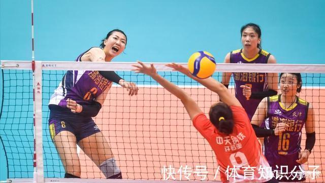 郎平|女排联赛决赛杀出黑马,中国女排双喜临门,郎平终于等到这一天