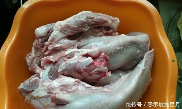 这部分|这部分只有一头猪,秋天吃的很好,但经常不受欢迎,真可惜