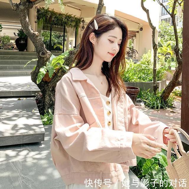 换掉|换掉你的裙子,今年秋天流行这4件“外套”,谁穿谁好看