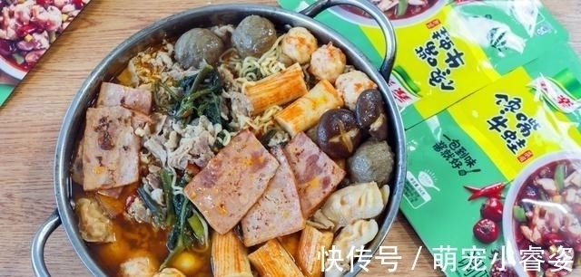 晒晒一家4口的晚餐，全是家常菜，用心搭配，家人爱吃，顿顿光盘