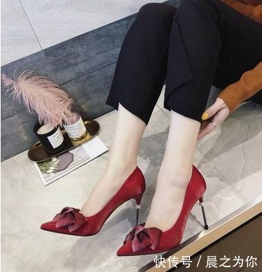 女人 细跟鞋看上去非常的高挑,展现女人曼妙身姿