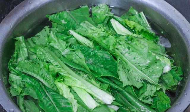 很多人不认识这种蔬菜，每天炒一盘，肠道通畅了，胖人越吃越瘦